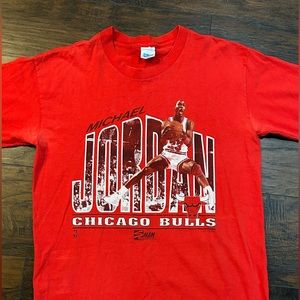 Michael Jordan Chicago Bulls Dunking Vintage Single Stitch NBA T-Shirt